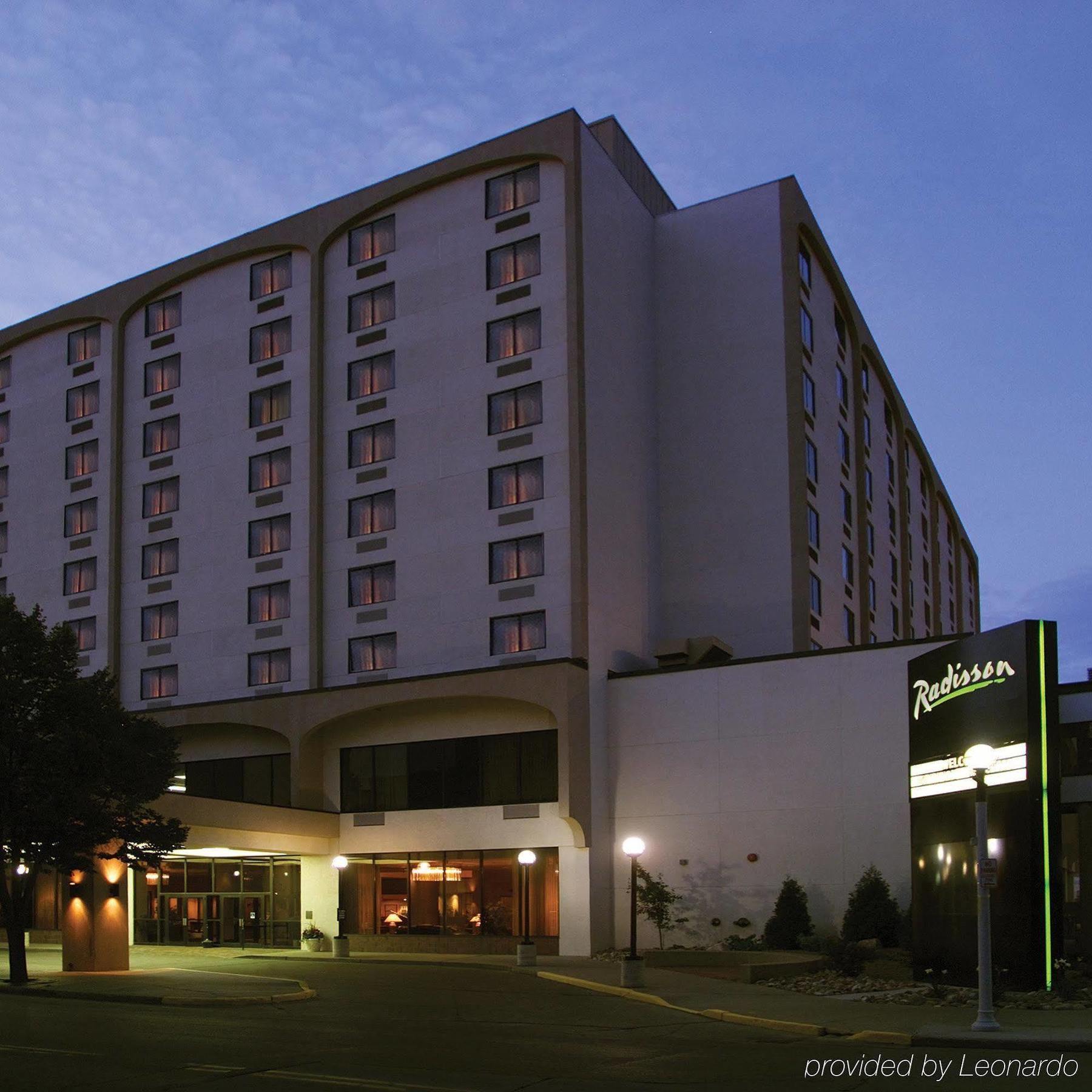 Radisson Hotel Bismarck Exterior foto